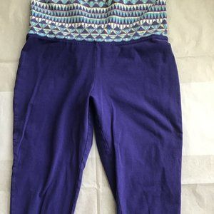 Mossimo Supply Co. Capri Yoga Pants Size M